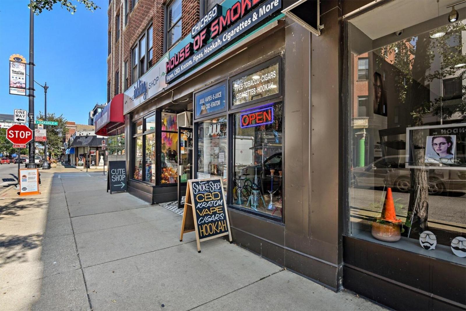Fun Location Studio Apt near Boystown Best Price! OD8 Main image 1
